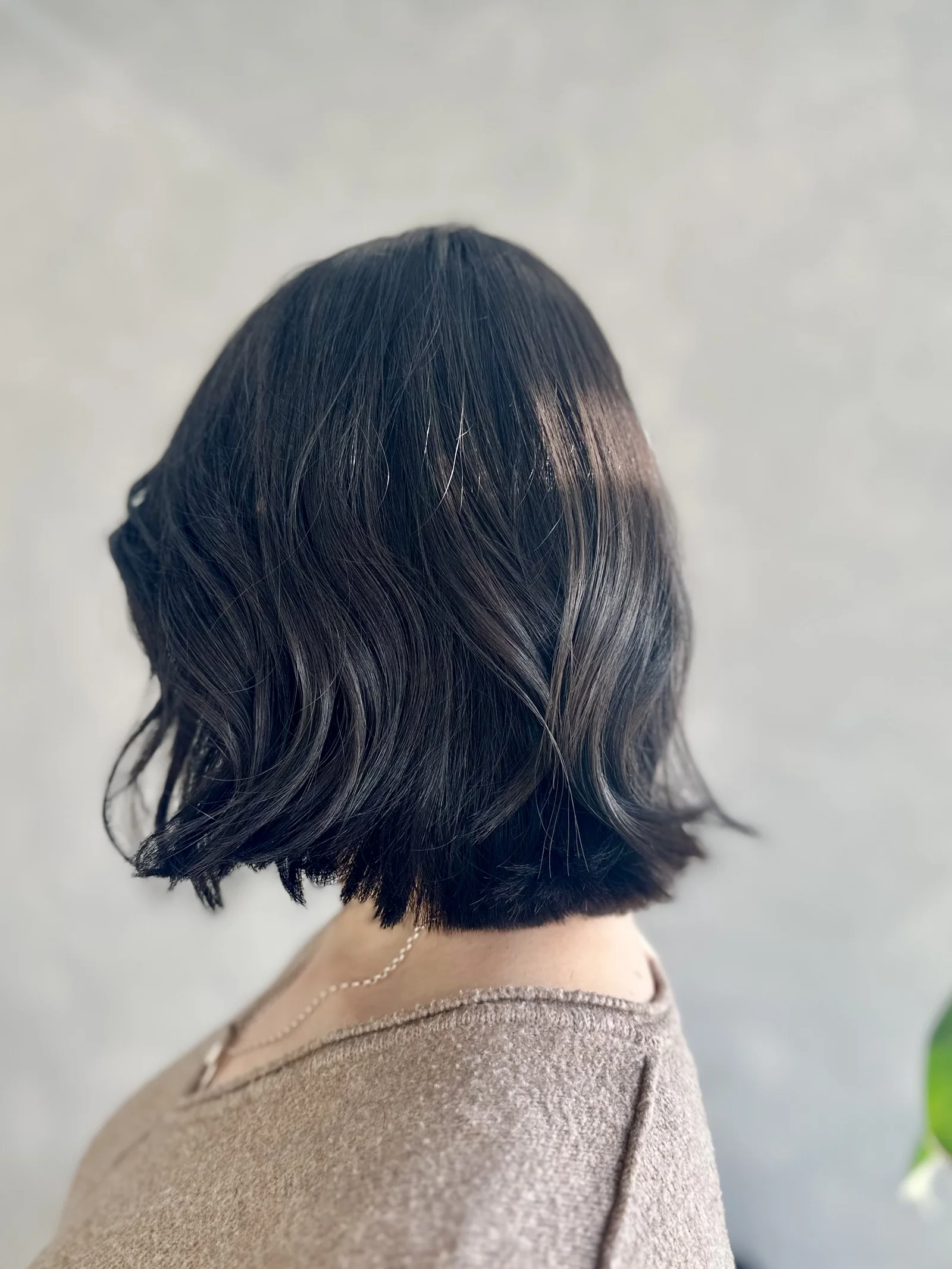 Dark navy-black wavy lob