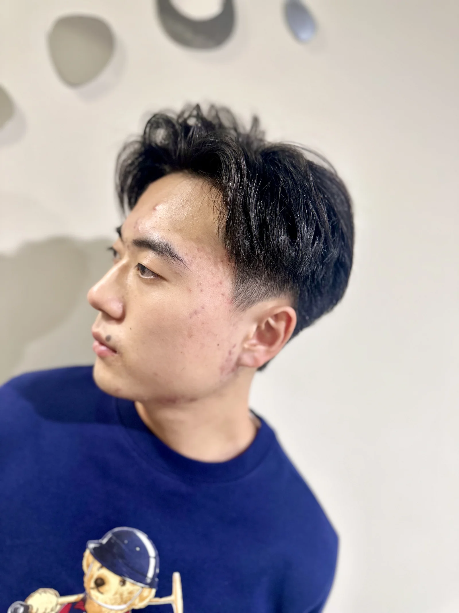 Men's short dark textured undercut